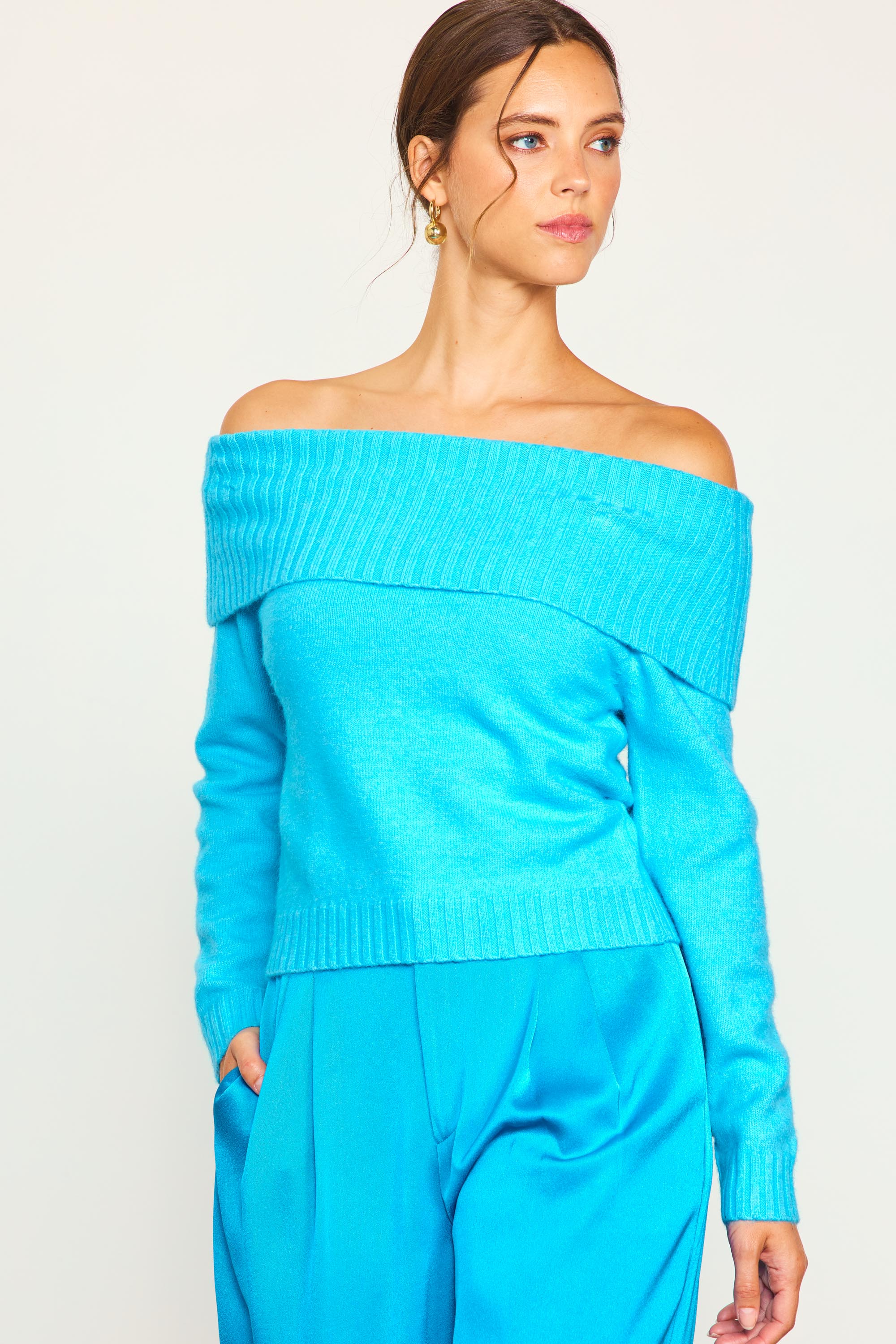 Light blue off shoulder sweater outlet