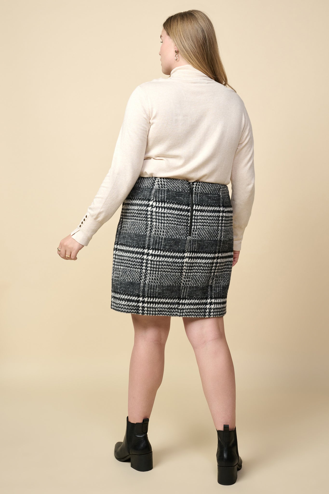 Plus Size - Plaid Mini Skirt